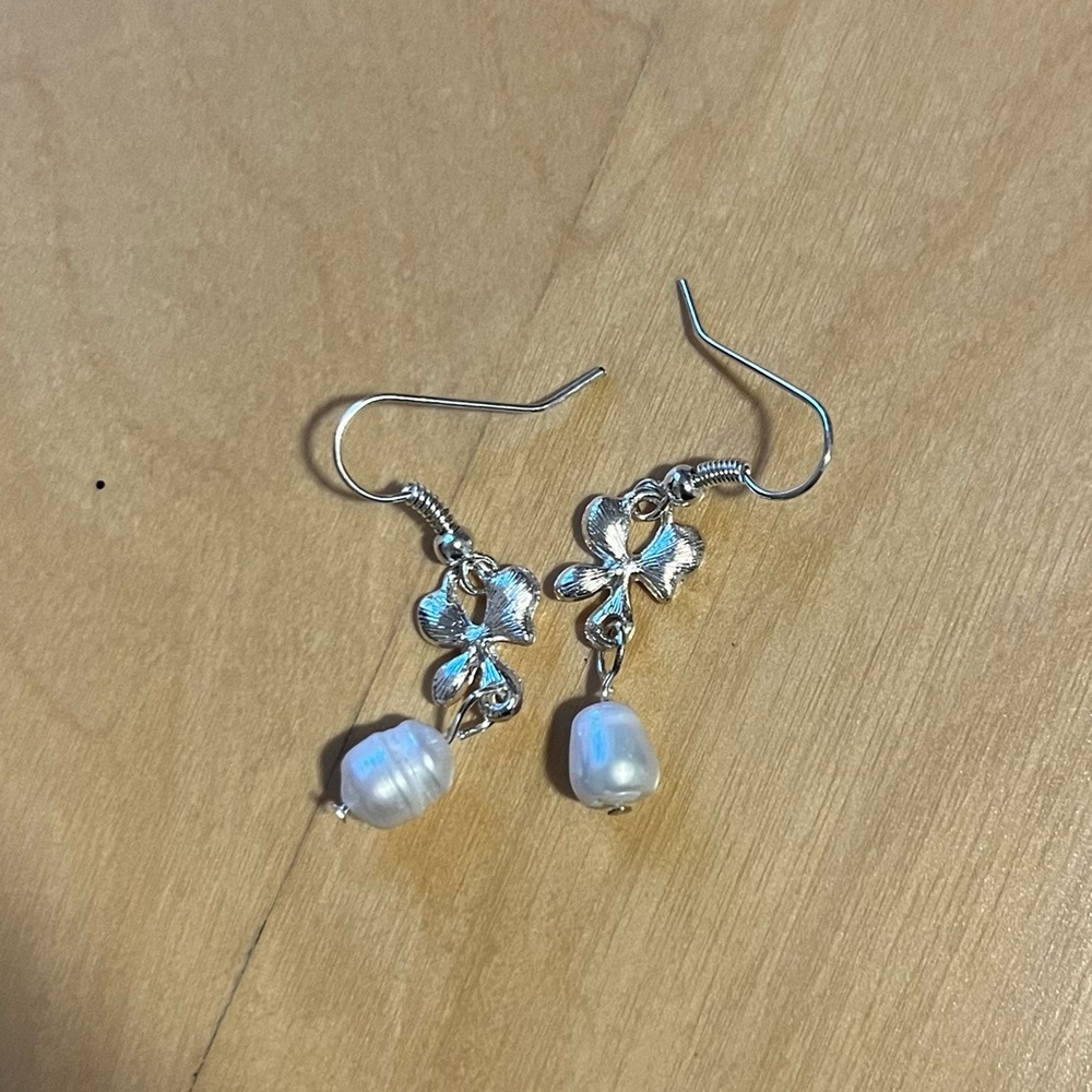 Item: real pearl and sterling silver earrings